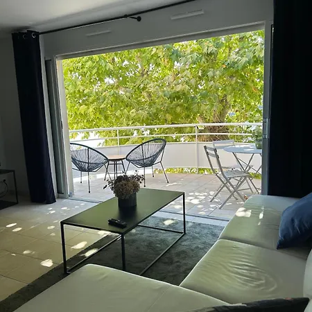 Sillage, Au Bord Du Rhone